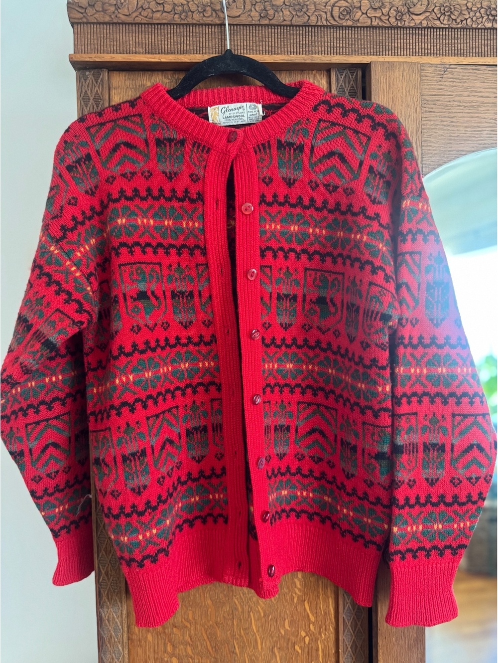 Glenugie of Scotland Vintage Wool Cardigan Red Crests Retro